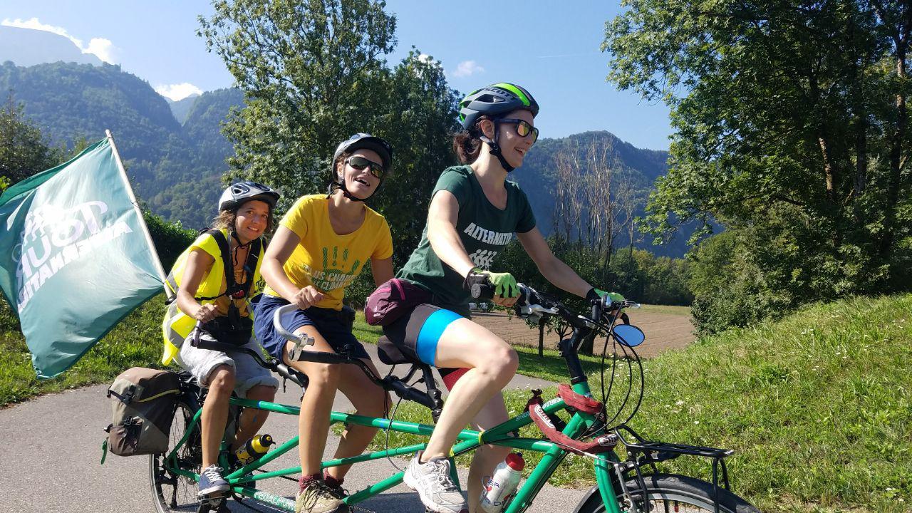 Triplette dans les montagnes Tour Alternatiba